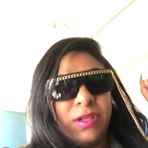 Meet your Posher, Latoya